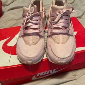 3.5 Youth Nike Huarache